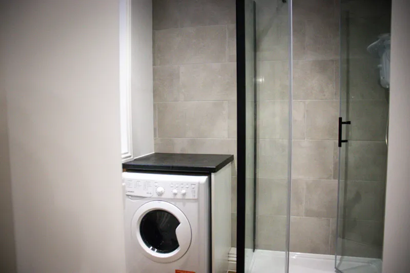 City Centre // 1 Bed Flat // AUG 2026 - Thumbnail 8